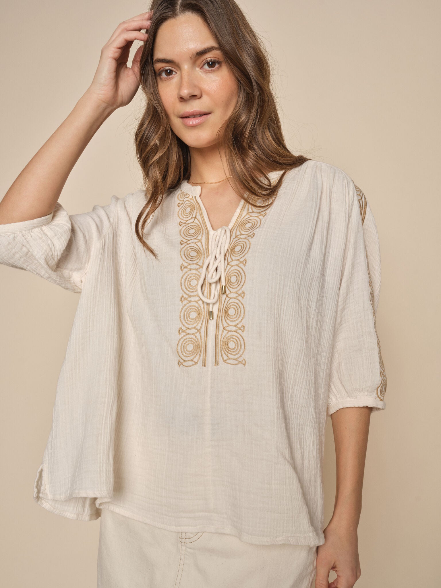 Modelshot / Ecru / Detail